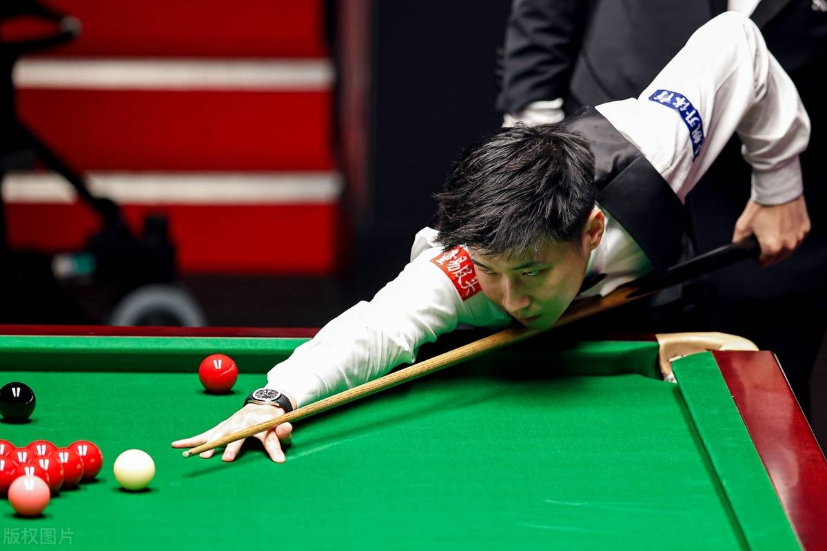 更展现了她 更展现了她